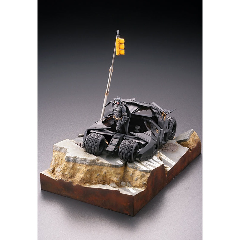 LEGACY OF REVOLTECH KAIYODO BATMOBILE TUMBLER IN GOTHAM CITY